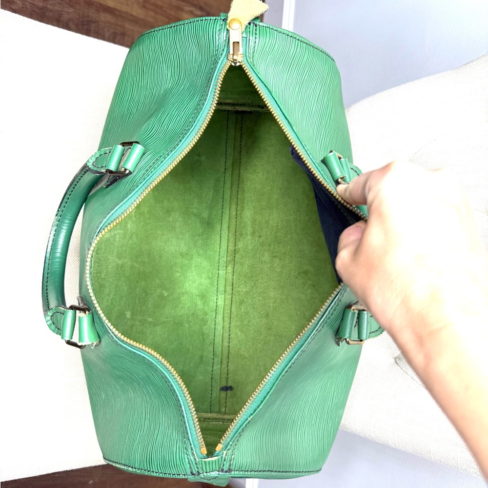 Authentic Louis Vuitton Speedy 35 satchel bag Epi Green Leather M42994 - Picture 14 of 16